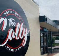 The Caledonian Hotel Motel - Redcliffe Tourism