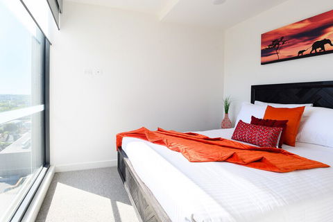 JUDD A Stylish Abode Awaits You - Redcliffe Tourism 5