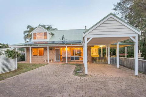 Country Cottage - Redcliffe Tourism 0