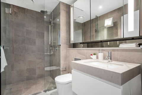 I02-china Town Luxury Service Apartment - Redcliffe Tourism 2