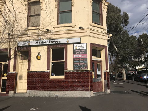Market Tavern - Hostel And Bar - Redcliffe Tourism 1