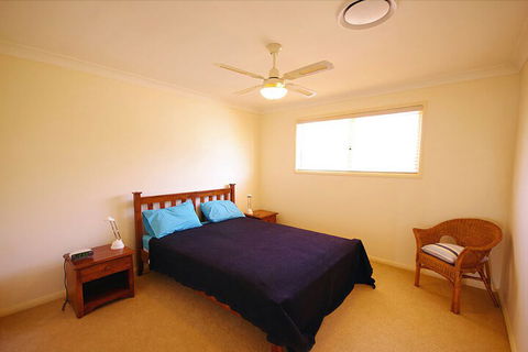Blue Water At Mannering Park - Redcliffe Tourism 6