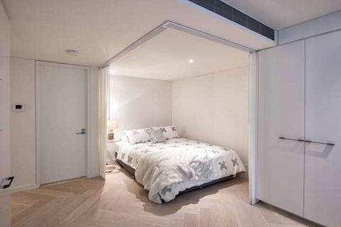 Luxury Studio With Parking In Woolloomooloo WMLOO - Redcliffe Tourism 3