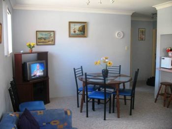 Pacific Court 8 - Redcliffe Tourism 1