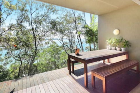 Cove Point - Redcliffe Tourism 0