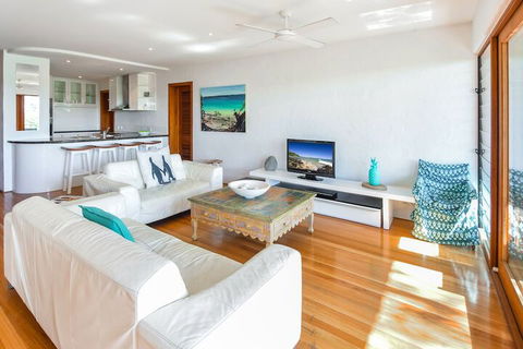 Cove Point - Redcliffe Tourism 7