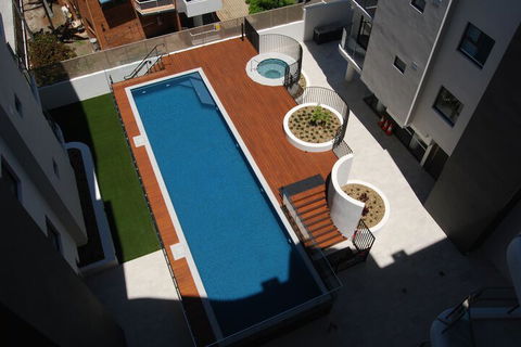 Cosmopolitan Exclusive Rental Apartments - Redcliffe Tourism 3