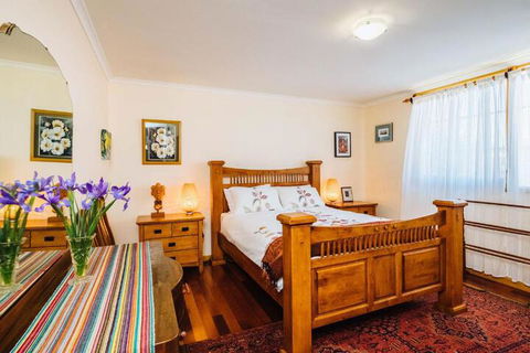 The Blue Beach House - Redcliffe Tourism 4