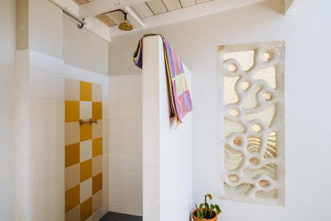 The Blue Beach House - Redcliffe Tourism 3