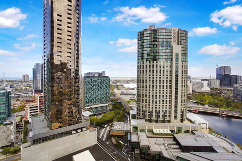 Corporate Keys - Freshwater Place - Redcliffe Tourism 0