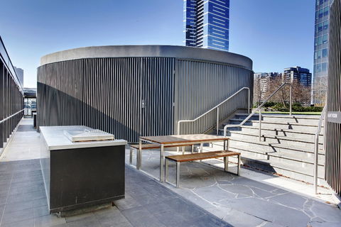 Corporate Keys - Freshwater Place - Redcliffe Tourism 1