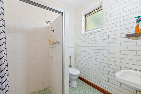 Albion Hotel Motel - Redcliffe Tourism 4