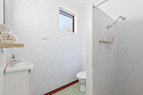 Albion Hotel Motel - Redcliffe Tourism 2