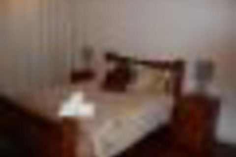 Luxury Getaway In The East End Accommodation - Redcliffe Tourism 5