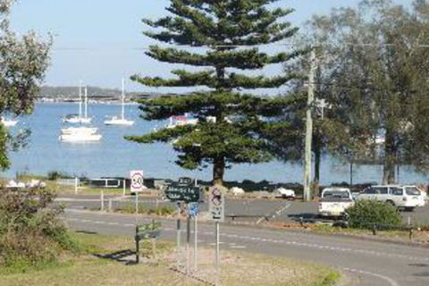 3 Bedroom House At Sandy Point Road 151 - Redcliffe Tourism 0