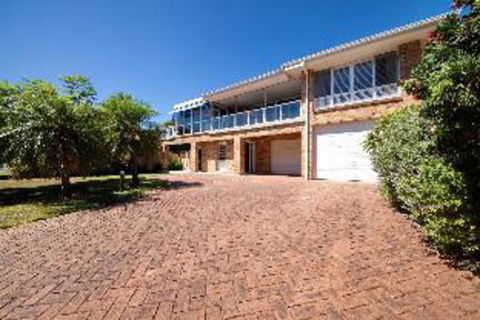 3 Bedroom House At Sandy Point Road 151 - Redcliffe Tourism 2