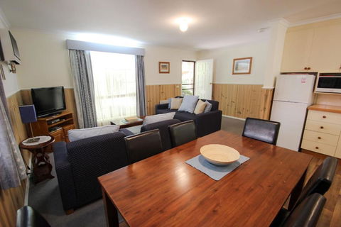 Amber Cottage - Redcliffe Tourism 2