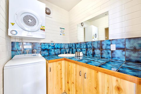 Snow Ski Apartments 18 - Redcliffe Tourism 1