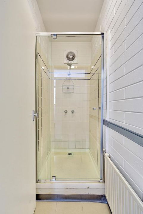 Snow Ski Apartments 18 - Redcliffe Tourism 2