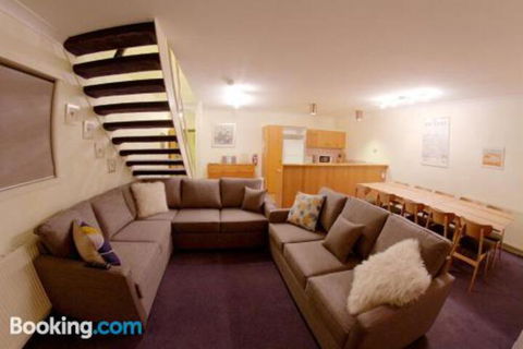 Snow Ski Apartments 38 - Redcliffe Tourism 1