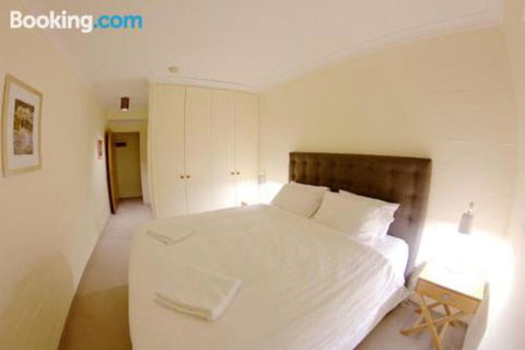 Snow Ski Apartments 38 - Redcliffe Tourism 6