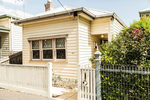 Simmers Serviced Apartments - Redcliffe Tourism 2
