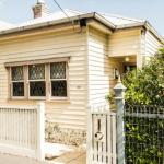 Simmers Serviced Apartments - Redcliffe Tourism 0