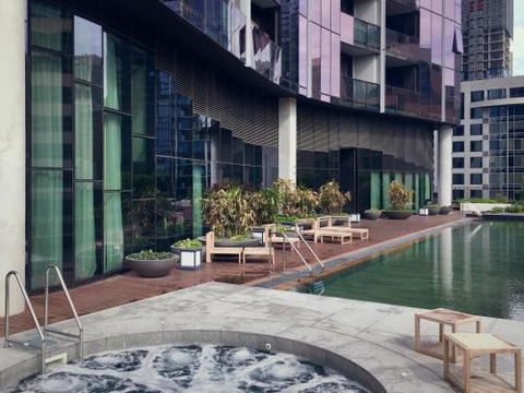 Luxury CBD Pool Gym & Spa - Redcliffe Tourism 1