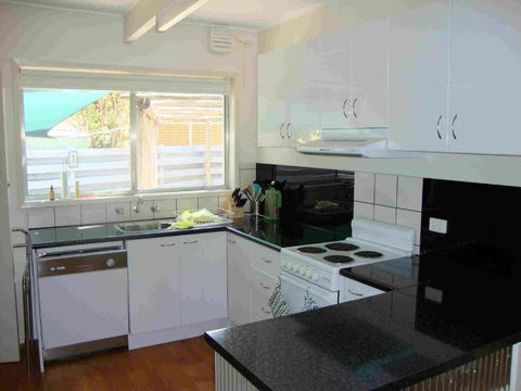 Ageri Holiday House - Redcliffe Tourism 2