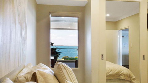 Aura Apartment With Spectacular Views! - Redcliffe Tourism 2