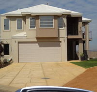 Acaciabnb - Redcliffe Tourism