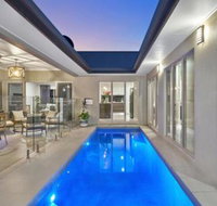 Escapades at Palm Cove - Redcliffe Tourism