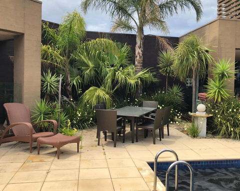 Pacific Paradise - Redcliffe Tourism 6