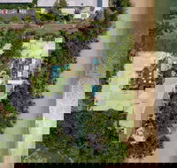 Belle Escapes - Sapphire Suite Absolute Beachfront Alamanda Resort 17 - Redcliffe Tourism