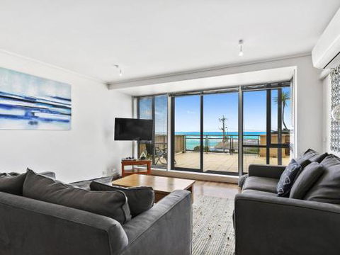 APARTMENT 12 PACIFIC APARTMENTS Across From The Pier - Redcliffe Tourism 2