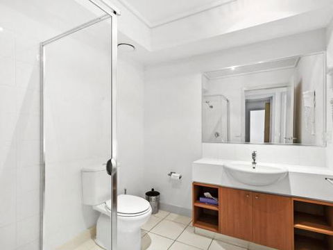 APARTMENT 12 PACIFIC APARTMENTS Across From The Pier - Redcliffe Tourism 3