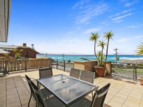 APARTMENT 12 PACIFIC APARTMENTS Across From The Pier - Redcliffe Tourism 6