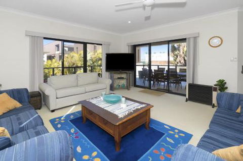 Al Mare No 2 42a - Redcliffe Tourism 5