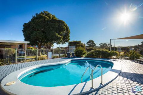 Apollo Unit 14 - Redcliffe Tourism 3