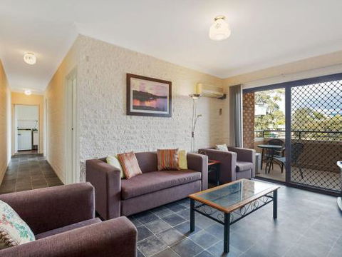 Apollo Unit 14 - Redcliffe Tourism 1