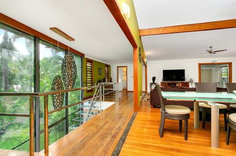 SANTORINIatPALM COVE - Redcliffe Tourism 2