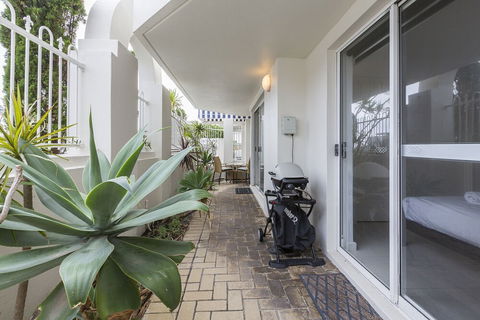 Cottesloe Cove Beach Apartment - Redcliffe Tourism 4