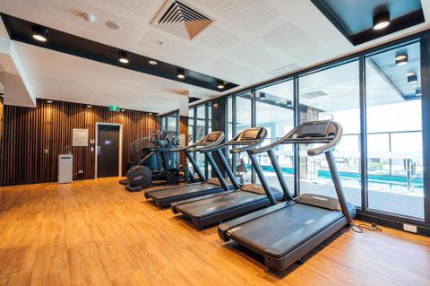 A Cut Above The West Pool Rooftop Bar Gym Wifi - Redcliffe Tourism 2