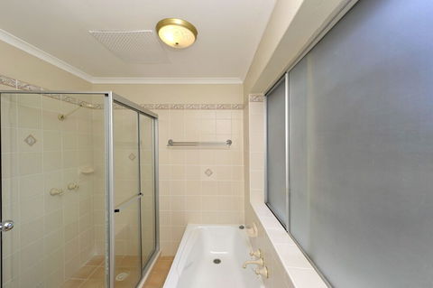 Adriana 6 / 83 85 Ronald Avenue - Redcliffe Tourism 3