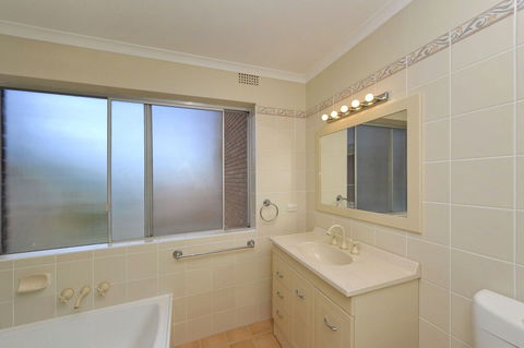 Adriana 6 / 83 85 Ronald Avenue - Redcliffe Tourism 1