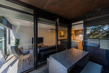 Accommodate Canberra Midnight Apartments - Redcliffe Tourism 0