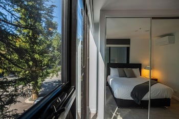 Accommodate Canberra Midnight Apartments - Redcliffe Tourism 3
