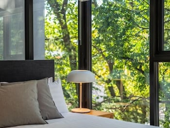 Accommodate Canberra Midnight Apartments - Redcliffe Tourism 5