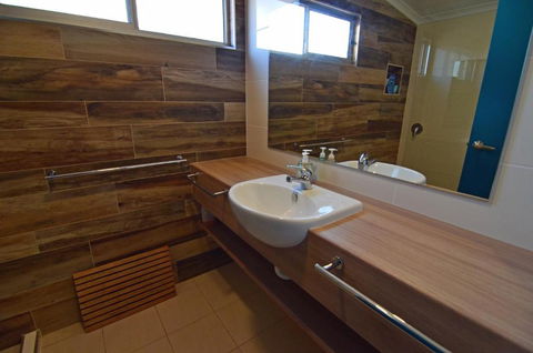 CDC 625 Beach House - Redcliffe Tourism 6