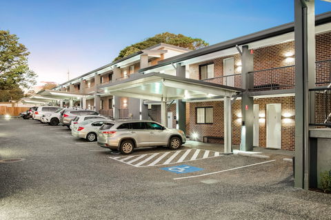 Avenue Motel Apartments - Redcliffe Tourism 0
